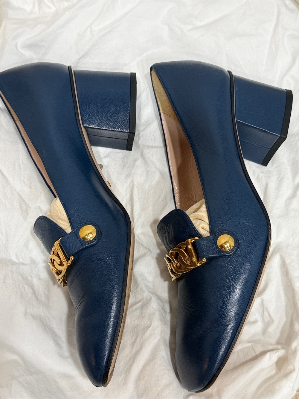 Gucci Navy Leather Loafers with Gold Chain and Red Detail - Picture 4 of 13